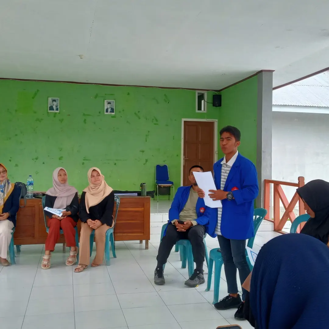 Foto Tour Guide Preparation for Local Youth